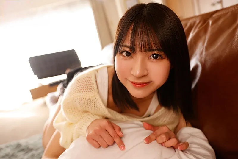 Chị gái lần đầu có anh bồ còn nhiều ngỡ ngàng nên mượn cục thịt thằng em tập trước